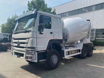 SINOTRUK Cement Mixer Truck for Sale in Zambia - Автобетоносмеситель: фото 1 SINOTRUK Cement Mixer Truck for Sale in Zambia - Автобетоносмеситель: фото 1