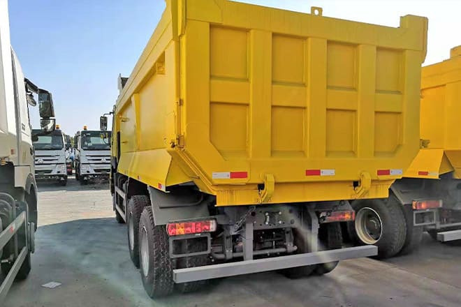 SINOTRUK Howo 400 10 Wheeler Dump Truck for Sale Price in Sierra Leone - Самосвал: фото 3 SINOTRUK Howo 400 10 Wheeler Dump Truck for Sale Price in Sierra Leone - Самосвал: фото 3