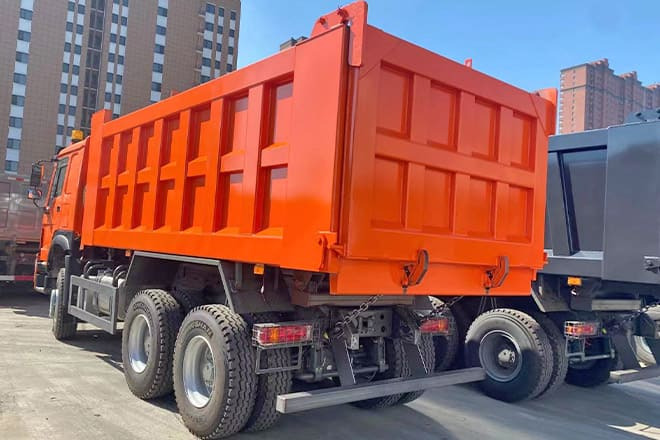 SINOTRUK Sinotruk Howo 336 6X4 Tipper for Sale in Ghana - Самосвал: фото 2 SINOTRUK Sinotruk Howo 336 6X4 Tipper for Sale in Ghana - Самосвал: фото 2