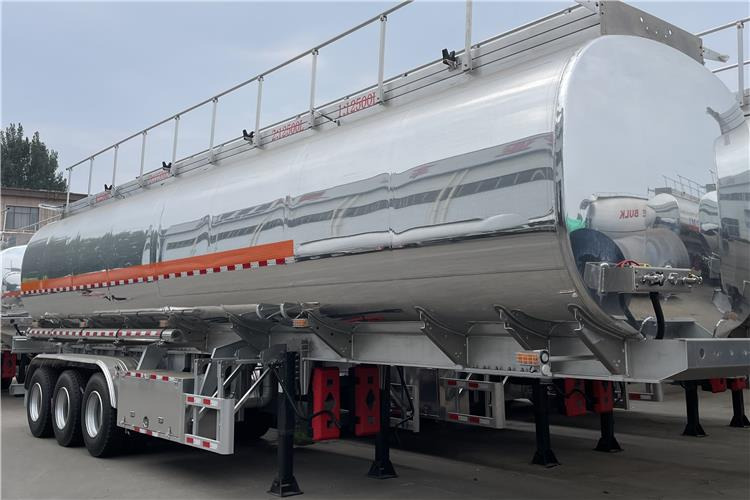 TITAN 3 Axle 45000 L Aluminum Fuel Tanker Trailer for Sale In Zimbabwe - Полуприцеп-цистерна: фото 1 TITAN 3 Axle 45000 L Aluminum Fuel Tanker Trailer for Sale In Zimbabwe - Полуприцеп-цистерна: фото 1