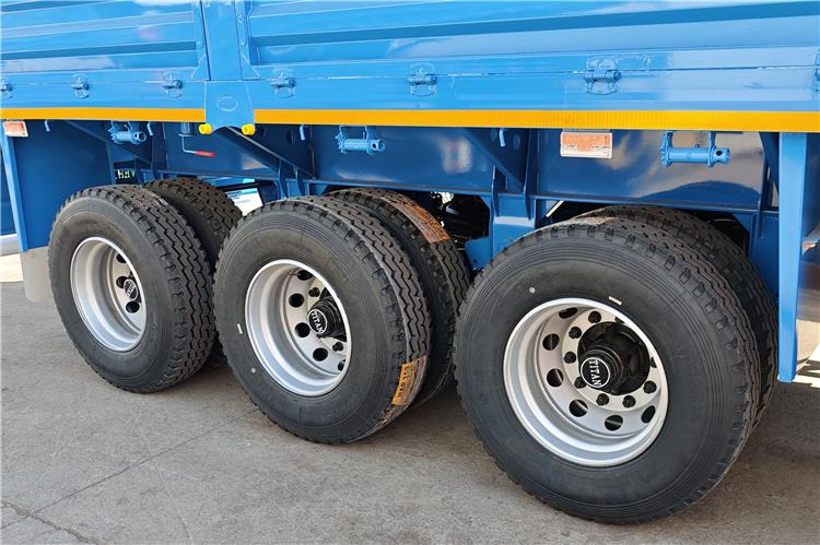 TITAN 60 Ton Fence Cargo Semi Trailer for Sale in Tanzania - Полуприцеп для перевозки животных: фото 4 TITAN 60 Ton Fence Cargo Semi Trailer for Sale in Tanzania - Полуприцеп для перевозки животных: фото 4