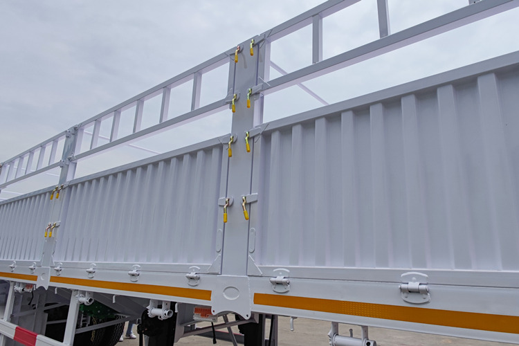 TITAN Cargo Trailer for Sale in Saudi Arabia - Полуприцеп для перевозки животных: фото 5 TITAN Cargo Trailer for Sale in Saudi Arabia - Полуприцеп для перевозки животных: фото 5
