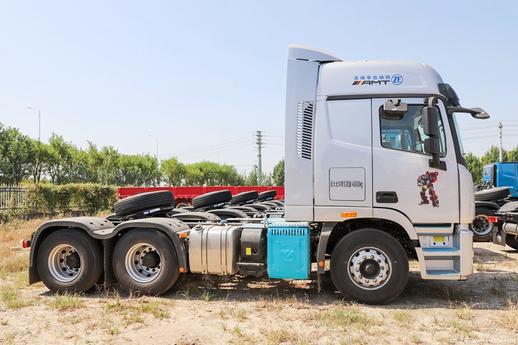 FOTON Foton 6x4 Tractor Head for Sale in Tanzania - Тягач: фото 3 FOTON Foton 6x4 Tractor Head for Sale in Tanzania - Тягач: фото 3