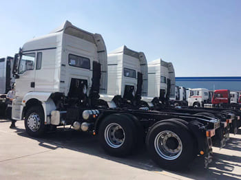 SHACMAN Shacman Tractor Cargo Truck for Sale in Namibia - Тягач: фото 5 SHACMAN Shacman Tractor Cargo Truck for Sale in Namibia - Тягач: фото 5
