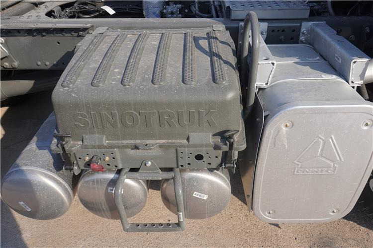 SINOTRUK Howo 430 Truck Head for Sale In Zambia - Тягач: фото 5 SINOTRUK Howo 430 Truck Head for Sale In Zambia - Тягач: фото 5