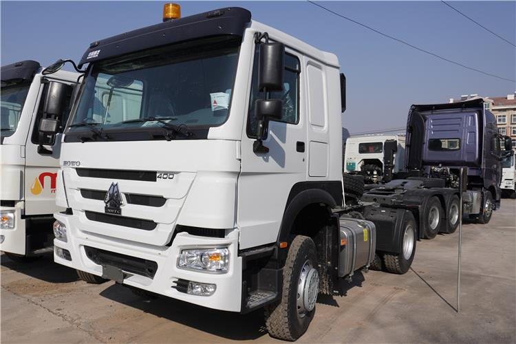 SINOTRUK Howo 430 Truck Head for Sale In Zambia - Тягач: фото 1 SINOTRUK Howo 430 Truck Head for Sale In Zambia - Тягач: фото 1