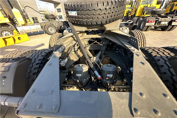 SINOTRUK Howo New Model 371 HP Truck Head for Sale In Zambia - Тягач: фото 5 SINOTRUK Howo New Model 371 HP Truck Head for Sale In Zambia - Тягач: фото 5