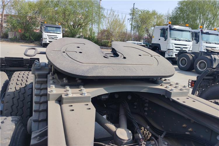 SINOTRUK Howo New Model 430HP Truck Tractor Price In Mauritania - Тягач: фото 5 SINOTRUK Howo New Model 430HP Truck Tractor Price In Mauritania - Тягач: фото 5