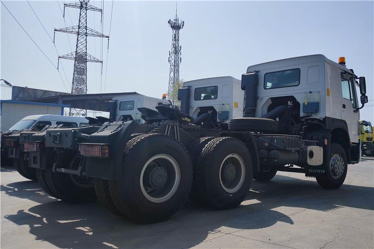SINOTRUK Howo New Model 430HP Truck Tractor Price In Mauritania - Тягач: фото 3 SINOTRUK Howo New Model 430HP Truck Tractor Price In Mauritania - Тягач: фото 3