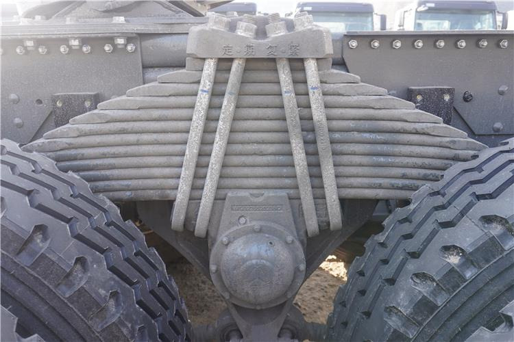 SINOTRUK Howo Truck Head Price 400HP for Sale In Guinea - Тягач: фото 5 SINOTRUK Howo Truck Head Price 400HP for Sale In Guinea - Тягач: фото 5