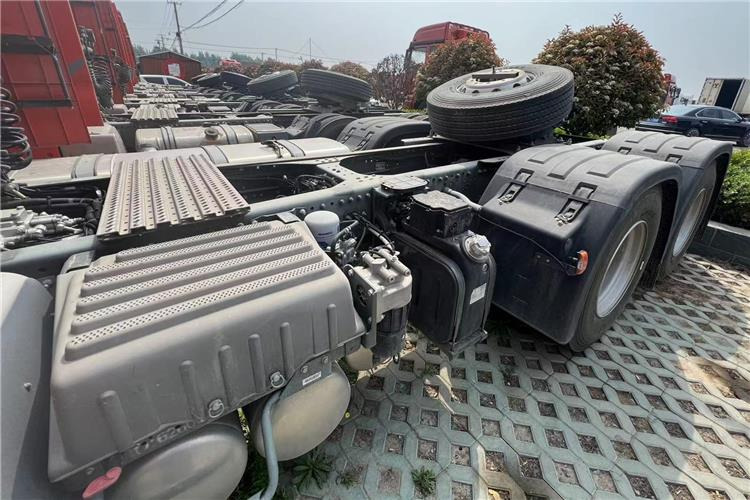 SINOTRUK Used Sitrak Truck Head for Sale In Guinea - Тягач: фото 4 SINOTRUK Used Sitrak Truck Head for Sale In Guinea - Тягач: фото 4