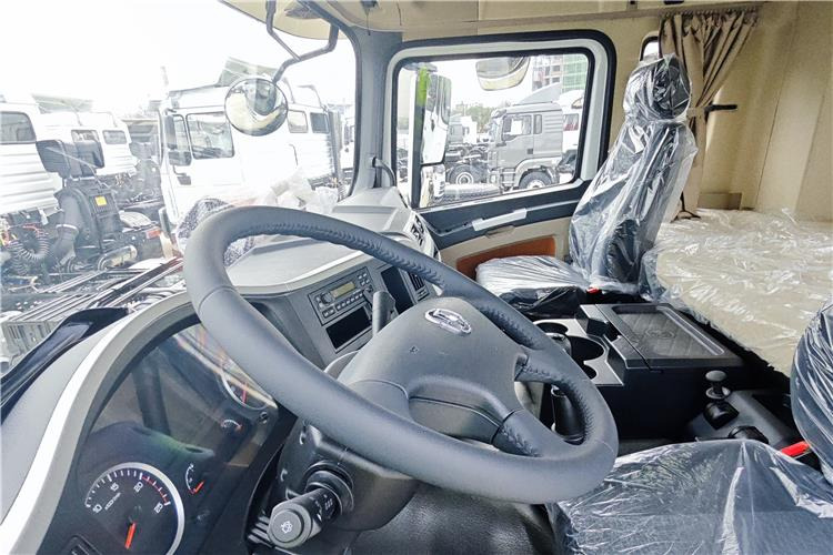 Shacman Shacman X3000 Truck Head 6x4 for Sale In Zambia - Тягач: фото 5 Shacman Shacman X3000 Truck Head 6x4 for Sale In Zambia - Тягач: фото 5