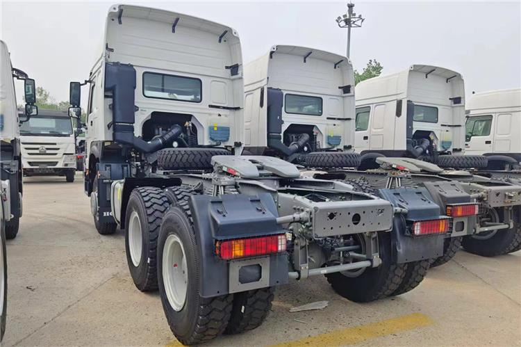 Sinotruk Used Howo Truck 400HP Tractor 6x4 Price for Sale In Tanzania - Тягач: фото 3 Sinotruk Used Howo Truck 400HP Tractor 6x4 Price for Sale In Tanzania - Тягач: фото 3