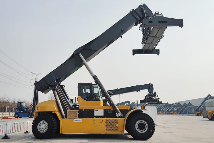 XCMG Container Reach Stacker for Sale in Ghana - Контейнерный погрузчик: фото 1 XCMG Container Reach Stacker for Sale in Ghana - Контейнерный погрузчик: фото 1