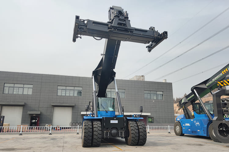 XCMG Reach Stacker Container Handler for sale in Malawi - Контейнерный погрузчик: фото 3 XCMG Reach Stacker Container Handler for sale in Malawi - Контейнерный погрузчик: фото 3