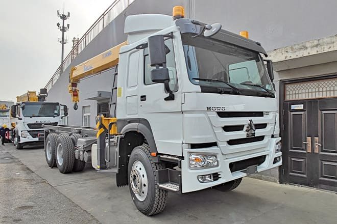 XCMG Truck Mounted Crane with Hydraulic Boom Capacity for Sale in Kenya - Автоманипулятор: фото 2 XCMG Truck Mounted Crane with Hydraulic Boom Capacity for Sale in Kenya - Автоманипулятор: фото 2