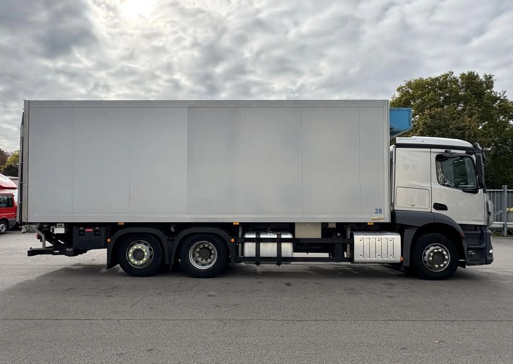 Mercedes-Benz Actros 2543 6x2 chłodnia izoterma 18 palet oś skrętna - Рефрижератор: фото 4 Mercedes-Benz Actros 2543 6x2 chłodnia izoterma 18 palet oś skrętna - Рефрижератор: фото 4