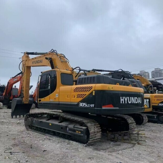 2023 Hyundai R305 - Гусеничный экскаватор: фото 1 2023 Hyundai R305 - Гусеничный экскаватор: фото 1