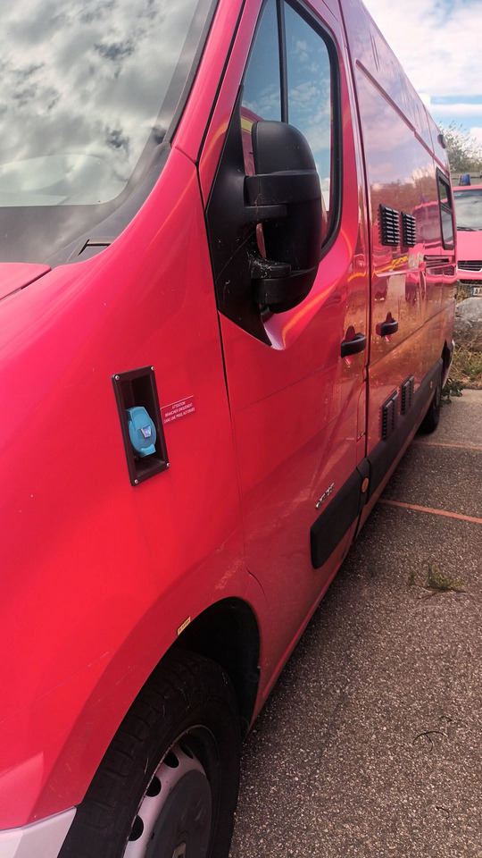 A vendre en l'état RENAULT MASTER 2015. - Машина скорой помощи: фото 3 A vendre en l'état RENAULT MASTER 2015. - Машина скорой помощи: фото 3