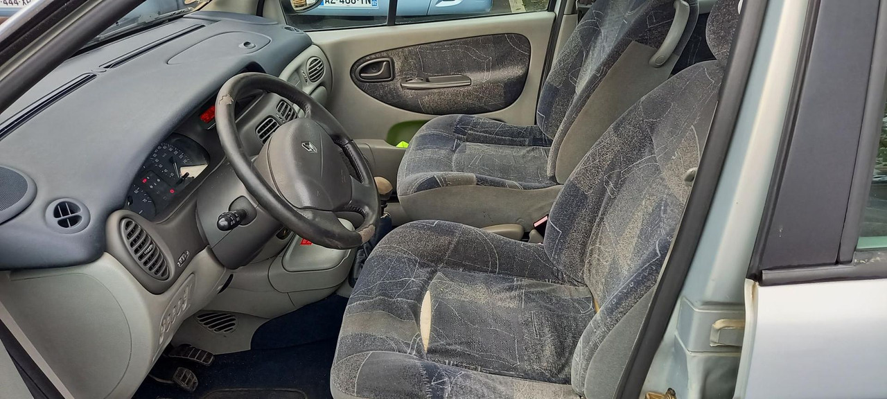 MEGANE ESSENCE (241) - Легковой автомобиль: фото 4 MEGANE ESSENCE (241) - Легковой автомобиль: фото 4