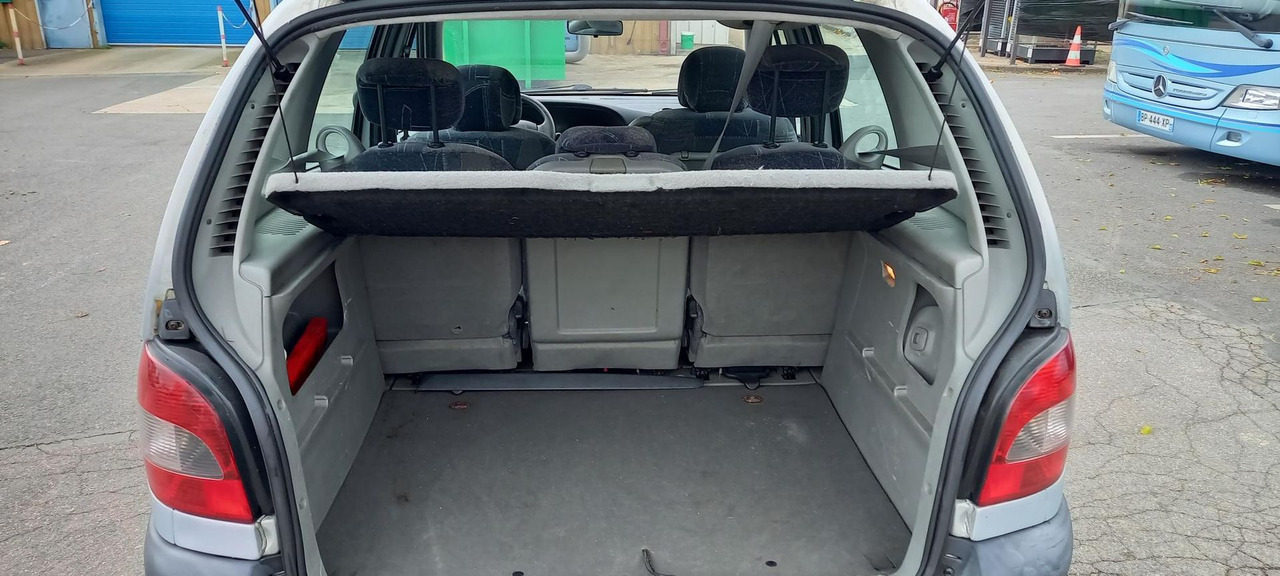 MEGANE ESSENCE (241) - Легковой автомобиль: фото 3 MEGANE ESSENCE (241) - Легковой автомобиль: фото 3