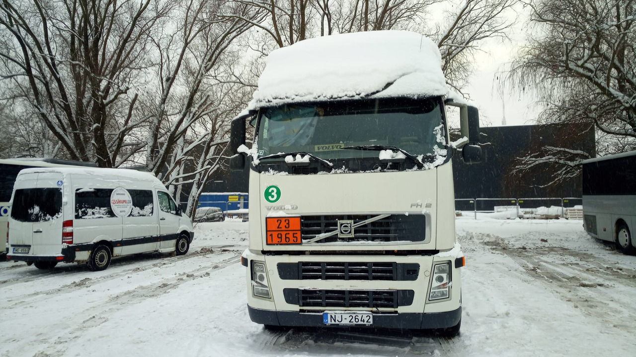 LPG ADR unit 4 sale. VOLVO truck FH sold together with semi-trailer gas tanker - Тягач: фото 3 LPG ADR unit 4 sale. VOLVO truck FH sold together with semi-trailer gas tanker - Тягач: фото 3