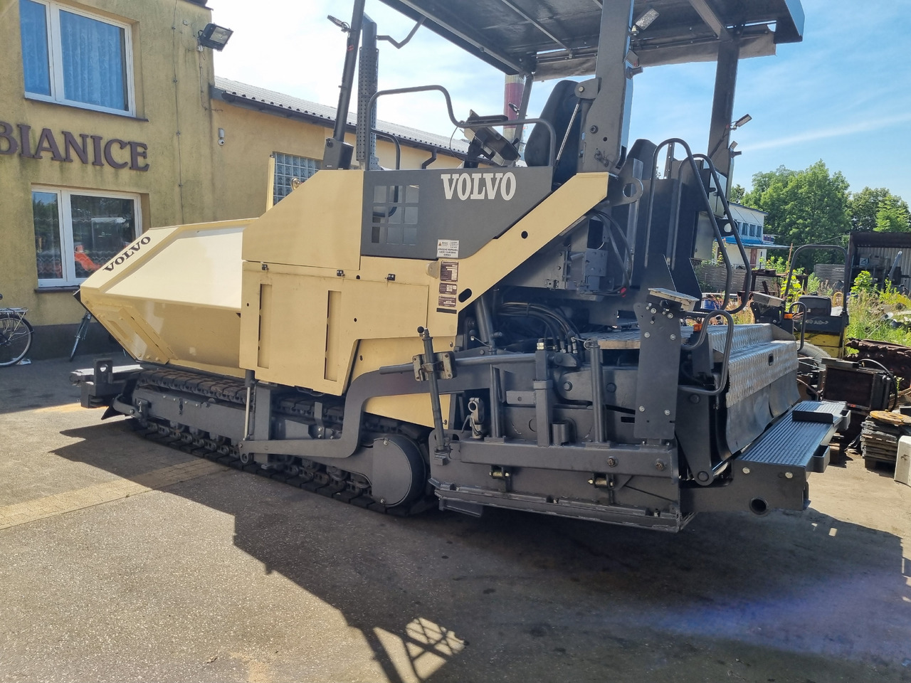 VOLVO TITAN 6820 - Асфальтоукладчик: фото 1 VOLVO TITAN 6820 - Асфальтоукладчик: фото 1