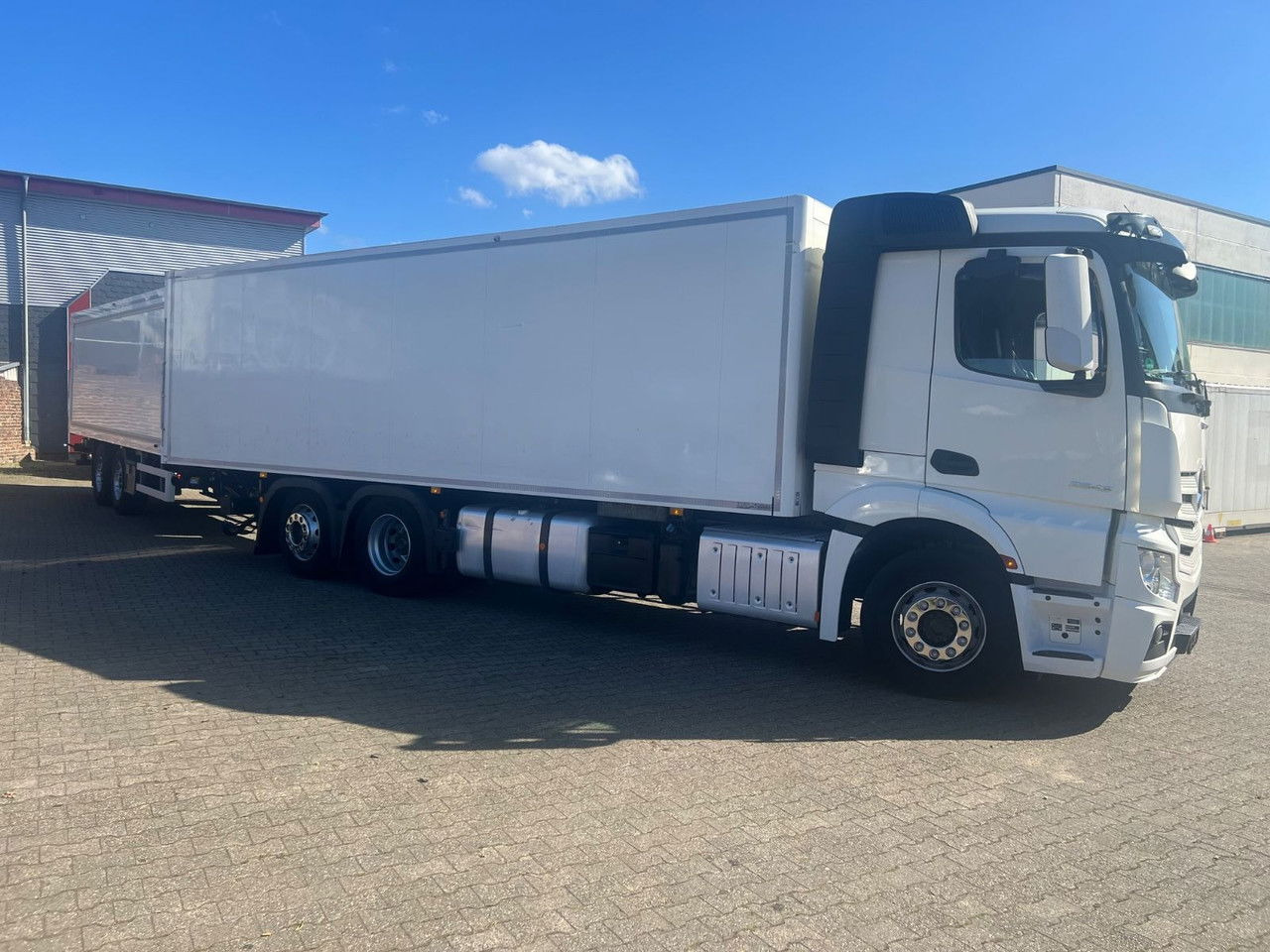 Mercedes-Benz Actros 2543 LBW Voll-Luft-Gefed-Lang Kof - Грузовик с закрытым кузовом: фото 3 Mercedes-Benz Actros 2543 LBW Voll-Luft-Gefed-Lang Kof - Грузовик с закрытым кузовом: фото 3