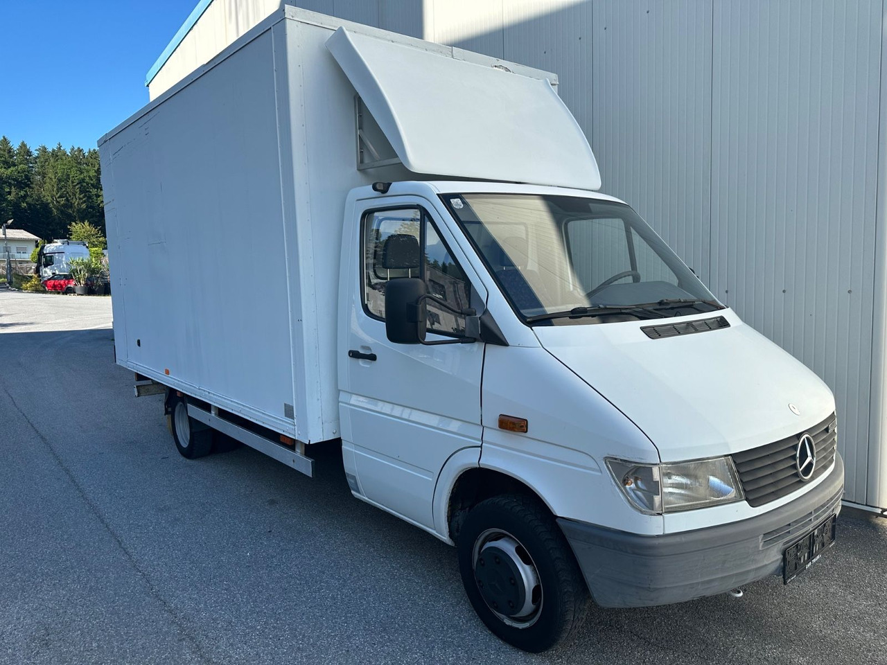 Mercedes-Benz 412 D Koffer Klima - Фургон с закрытым кузовом: фото 2 Mercedes-Benz 412 D Koffer Klima - Фургон с закрытым кузовом: фото 2