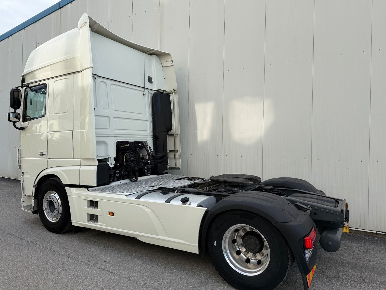 DAF XF 530  Vollausstattung Vollluft 2l-Hydraulik - Тягач: фото 4 DAF XF 530  Vollausstattung Vollluft 2l-Hydraulik - Тягач: фото 4