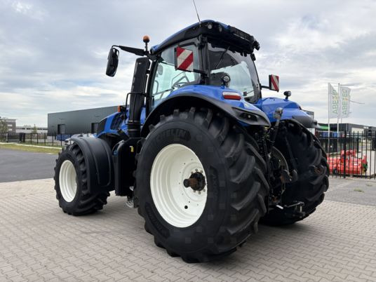 NEW HOLLAND New Holland T8.350 PLMi Genesis - Трактор: фото 5 NEW HOLLAND New Holland T8.350 PLMi Genesis - Трактор: фото 5