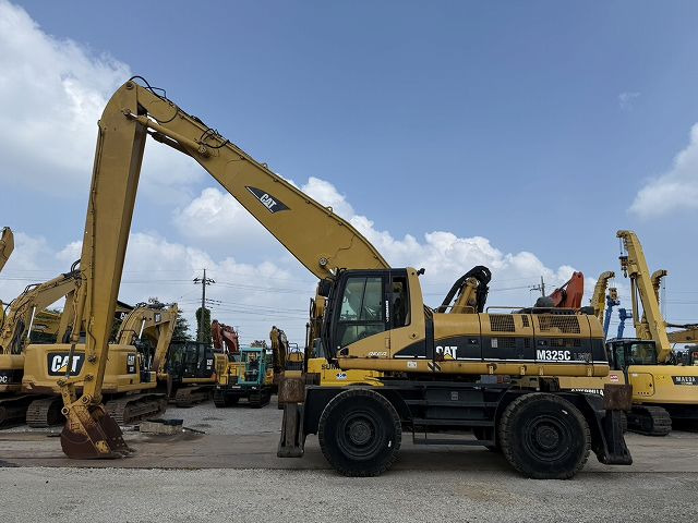 CAT M325C - Перегружатель: фото 2 CAT M325C - Перегружатель: фото 2