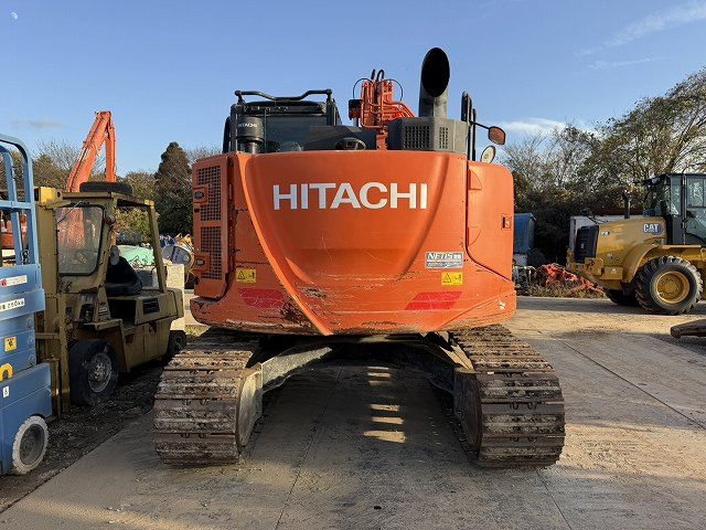 HITACHI ZX135US-6 - Гусеничный экскаватор: фото 4 HITACHI ZX135US-6 - Гусеничный экскаватор: фото 4