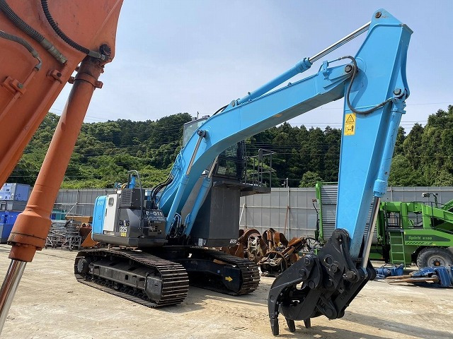 HITACHI ZX225USRE-3 - Гусеничный экскаватор: фото 2 HITACHI ZX225USRE-3 - Гусеничный экскаватор: фото 2