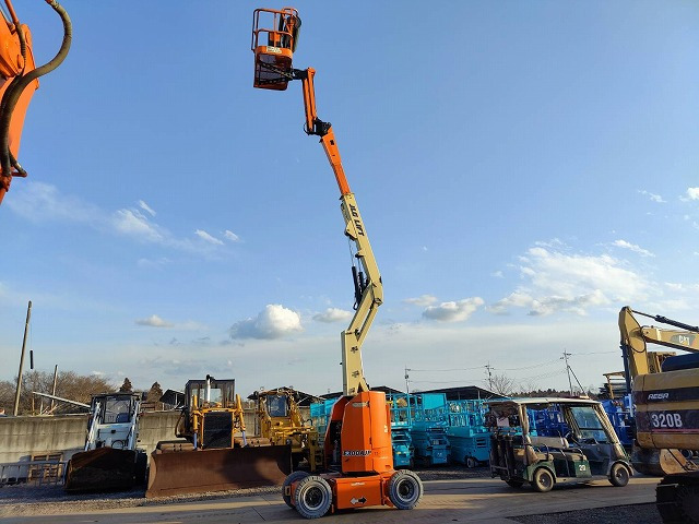 Коленчатый подъемник JLG E300AJP: фото 9