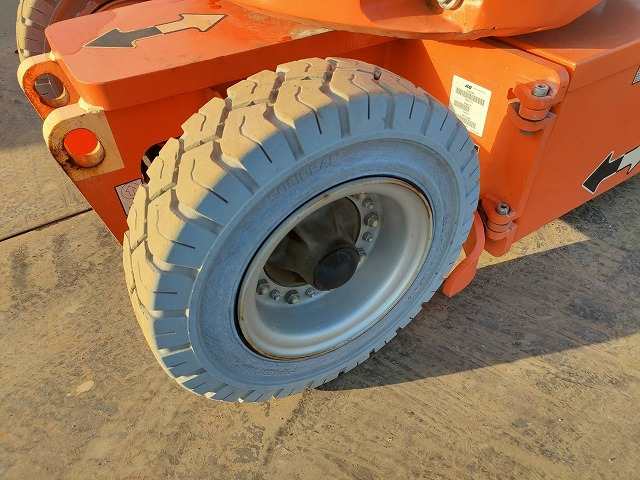 Коленчатый подъемник JLG E300AJP: фото 19