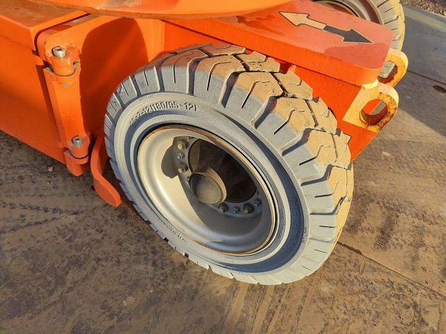 Коленчатый подъемник JLG E300AJP: фото 20