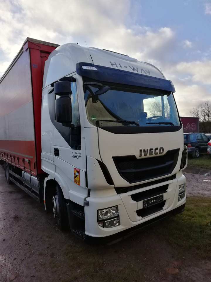 Ive Stralis - Тентованный грузовик: фото 2 Ive Stralis - Тентованный грузовик: фото 2