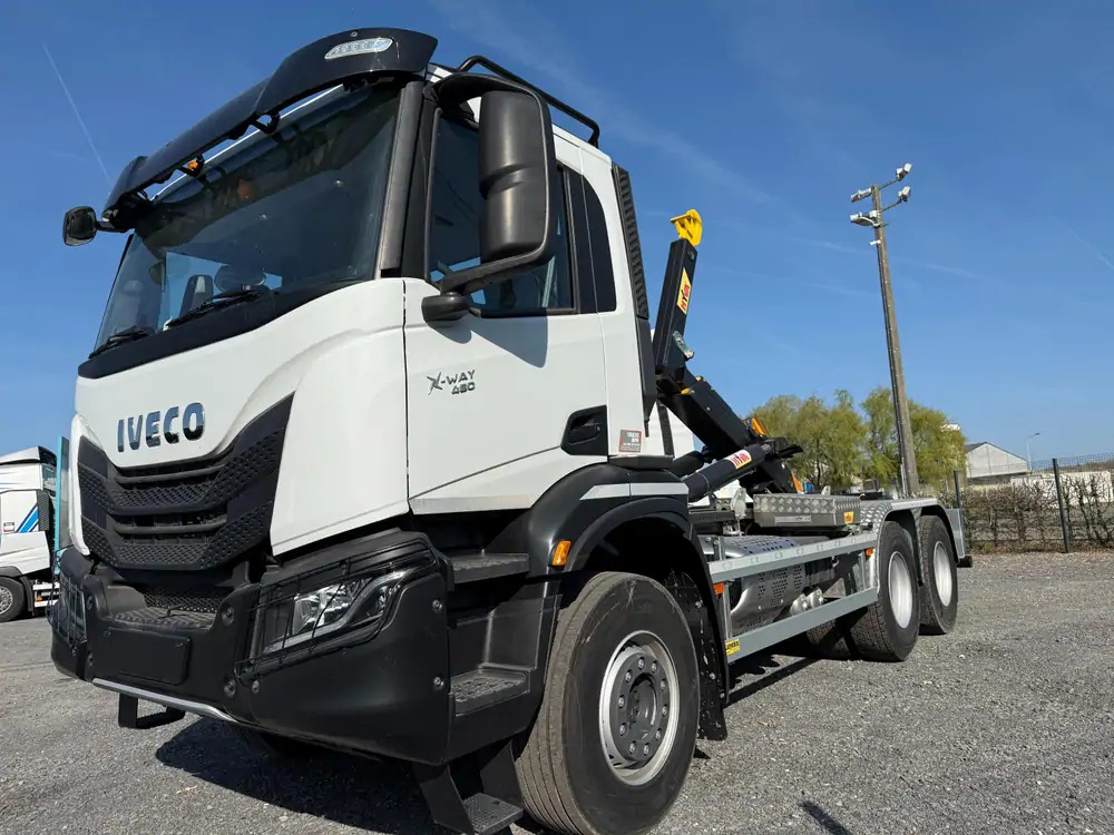 Iveco AD300T48 HYVALIFT 20 TONS*pare-choc hydraulique - Крюковой мультилифт: фото 1 Iveco AD300T48 HYVALIFT 20 TONS*pare-choc hydraulique - Крюковой мультилифт: фото 1