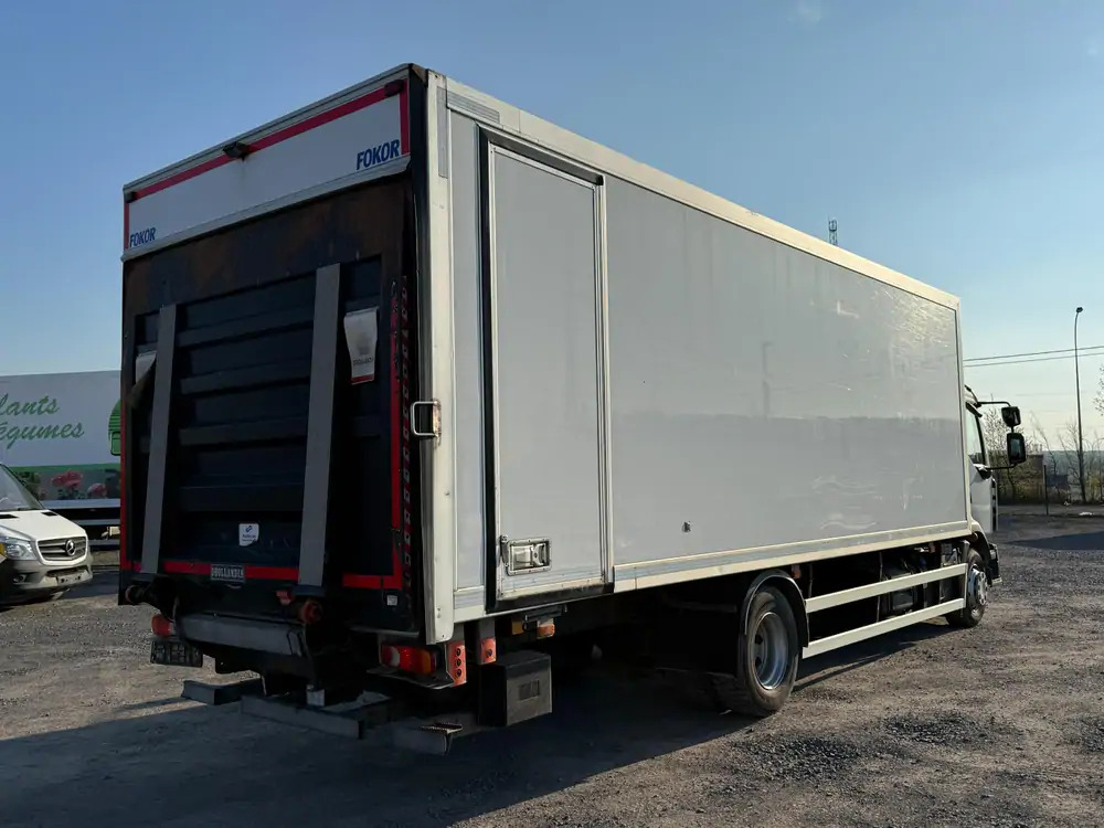 Renault D14 250 *D14 250 cv* - Грузовик с закрытым кузовом: фото 4 Renault D14 250 *D14 250 cv* - Грузовик с закрытым кузовом: фото 4