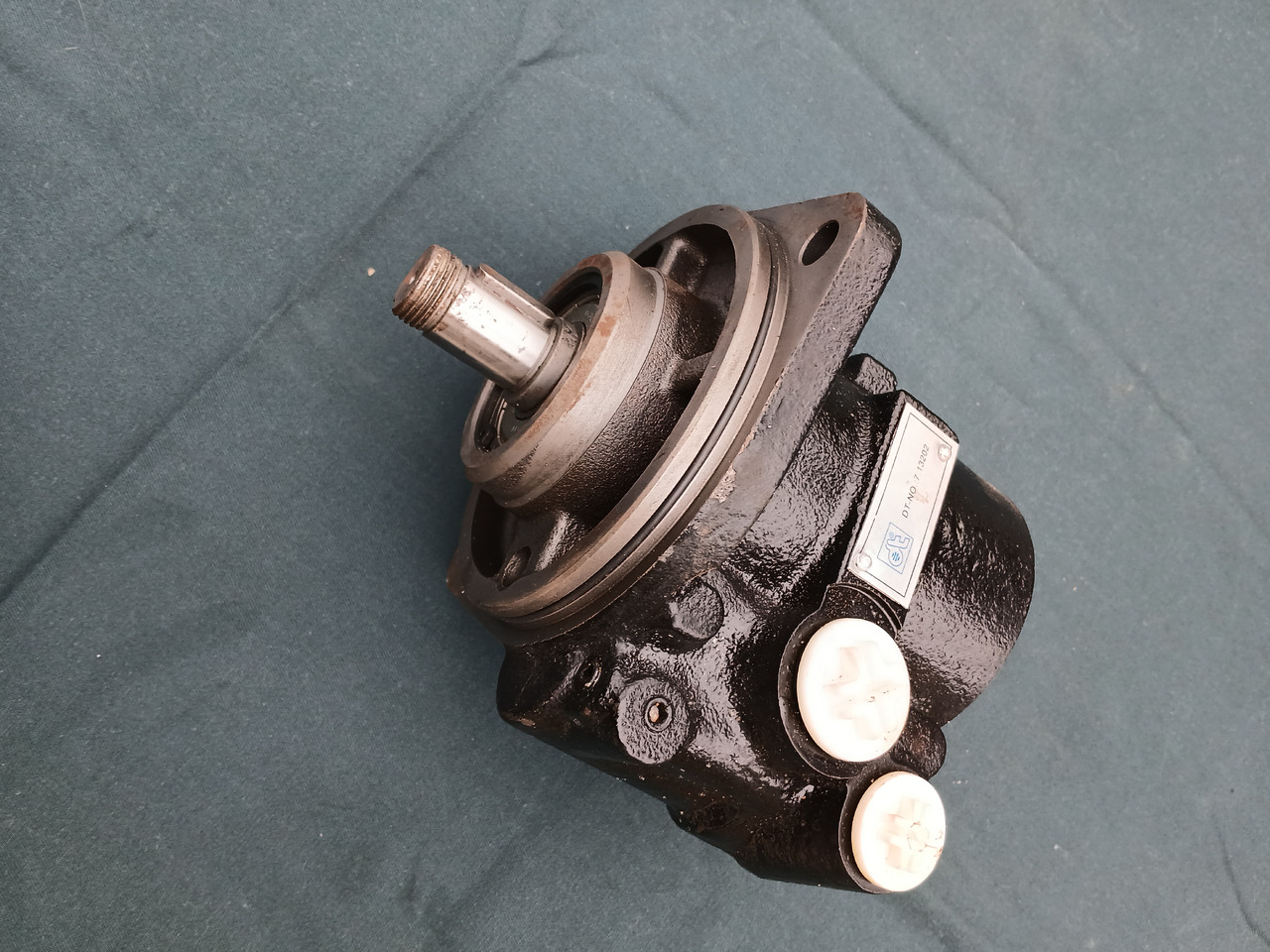 Steeringpump DT 713202 for IVECO - Насос гидроусилителя: фото 1 Steeringpump DT 713202 for IVECO - Насос гидроусилителя: фото 1