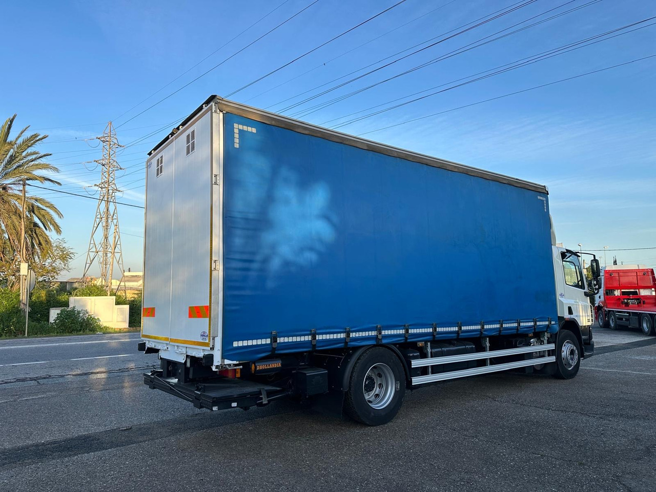 DAF CF 75.310 - Тентованный грузовик: фото 4 DAF CF 75.310 - Тентованный грузовик: фото 4