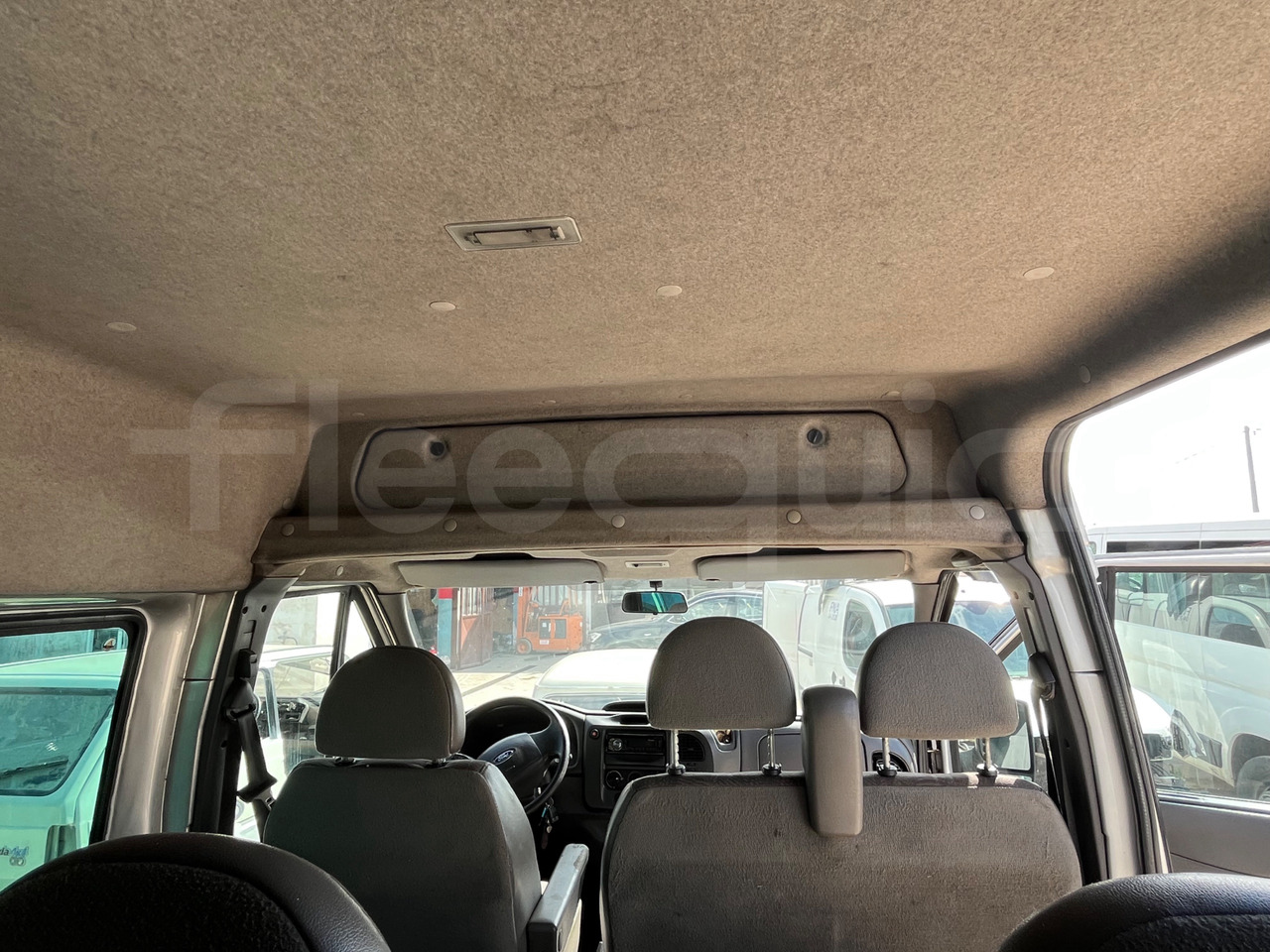 Микроавтобус, Пассажирский фургон Ford Transit: фото 18