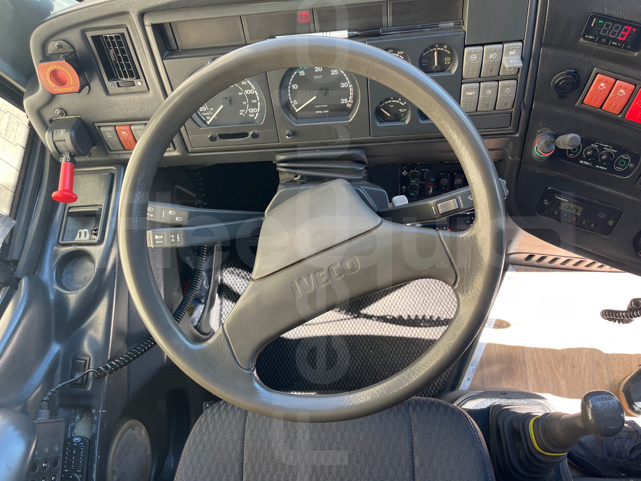 Туристический автобус Iveco E24: фото 19