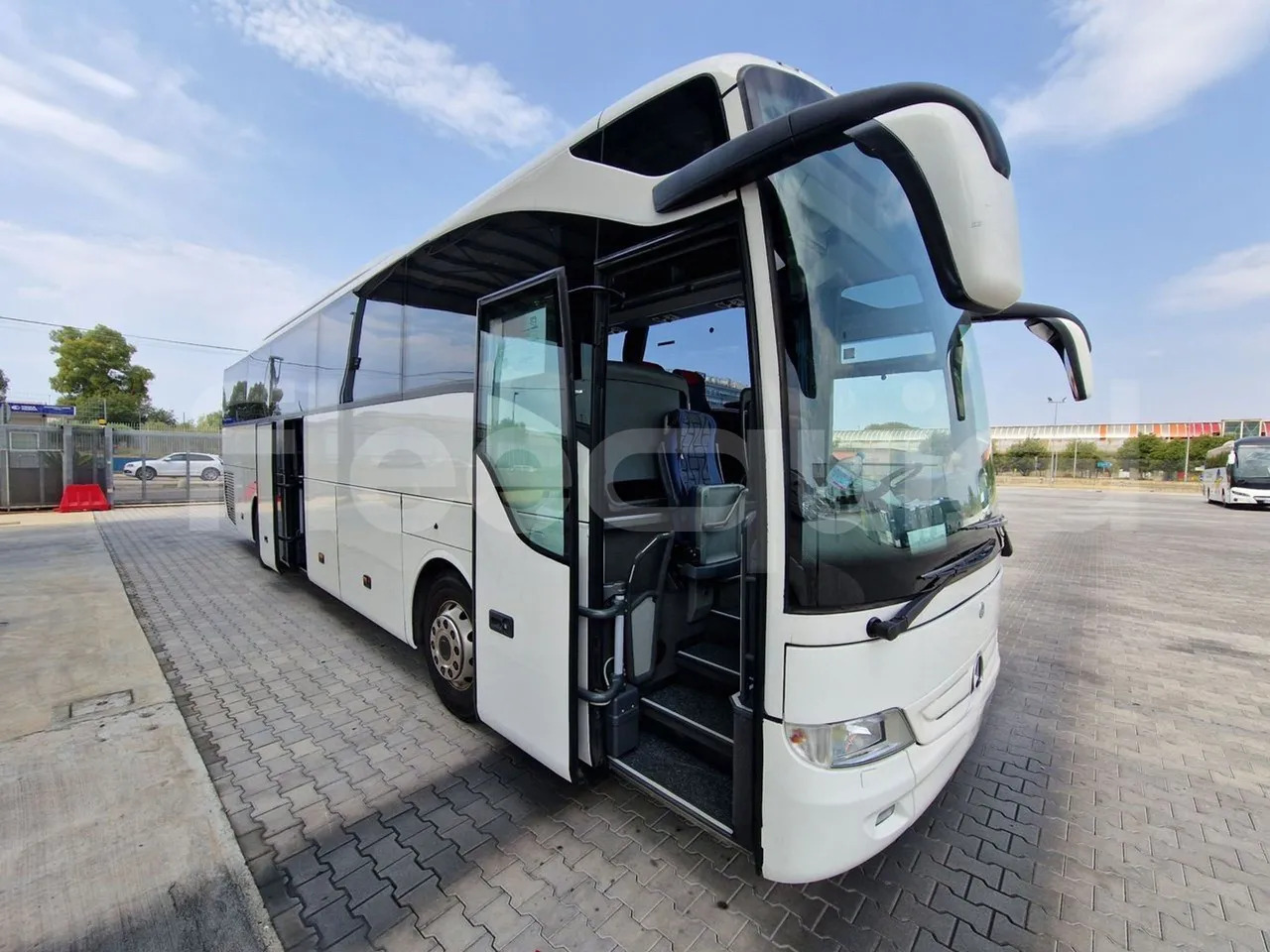 Туристический автобус Mercedes-Benz Tourismo: фото 12