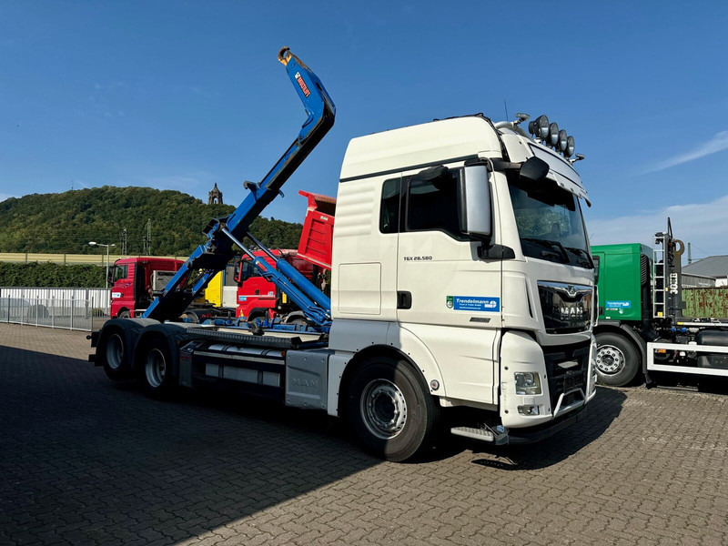 MAN TGX 26.580 BL 6x2 Zwillingbereifte Liftachse Abroller Hiab Funk- - Крюковой мультилифт: фото 4 MAN TGX 26.580 BL 6x2 Zwillingbereifte Liftachse Abroller Hiab Funk- - Крюковой мультилифт: фото 4