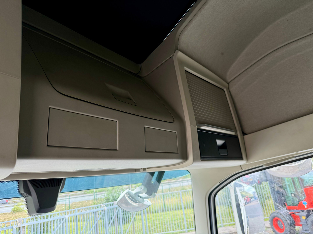 Крюковой мультилифт VOLVO Fh-13-540 6x4R: фото 10 Крюковой мультилифт VOLVO Fh-13-540 6x4R: фото 10