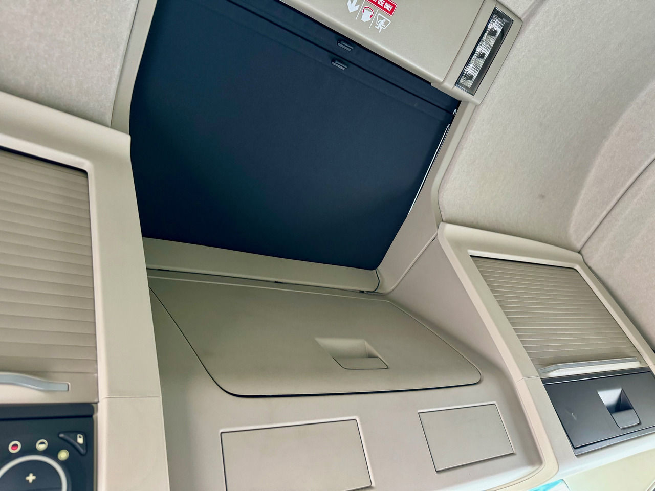 Крюковой мультилифт VOLVO Fh-13-540 6x4R: фото 9 Крюковой мультилифт VOLVO Fh-13-540 6x4R: фото 9