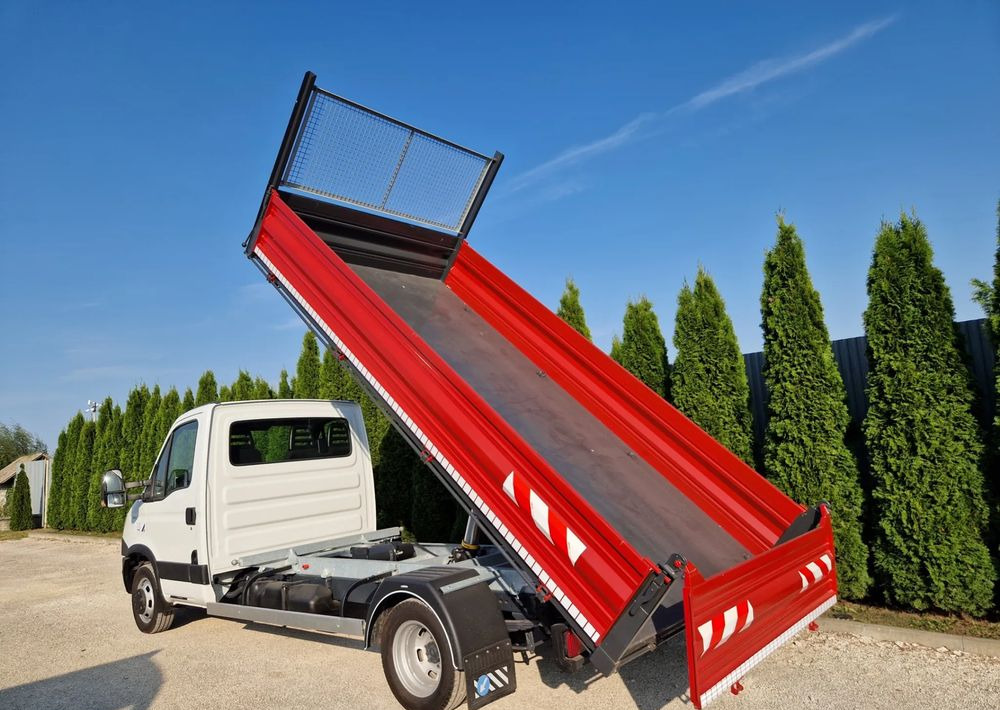 Iveco 35C15 3.0 - Малотоннажный самосвал: фото 3 Iveco 35C15 3.0 - Малотоннажный самосвал: фото 3