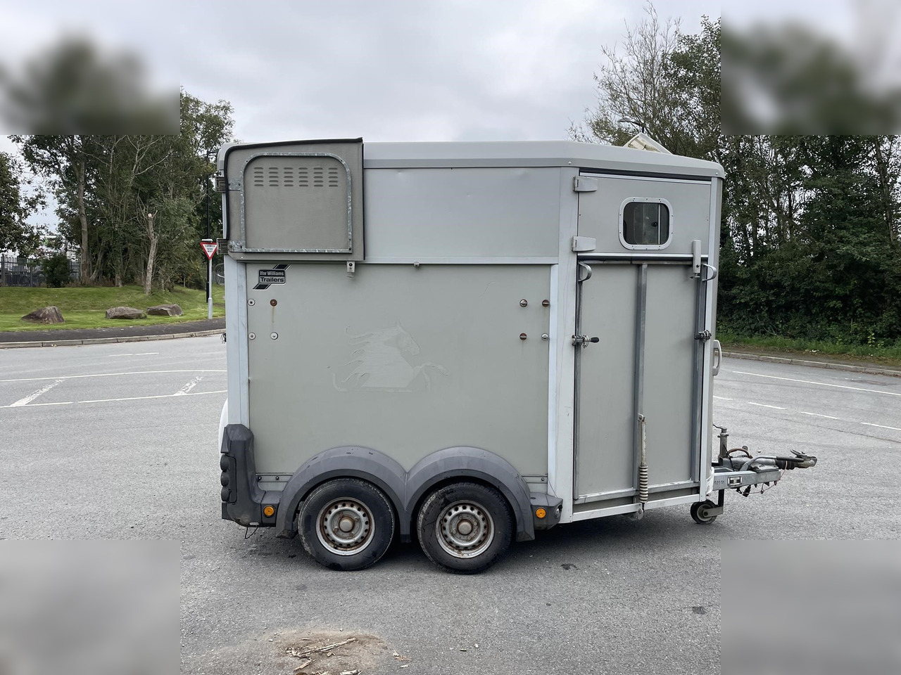 2012 IFOR WILLIAMS HB506 - Прицеп-коневоз: фото 5 2012 IFOR WILLIAMS HB506 - Прицеп-коневоз: фото 5